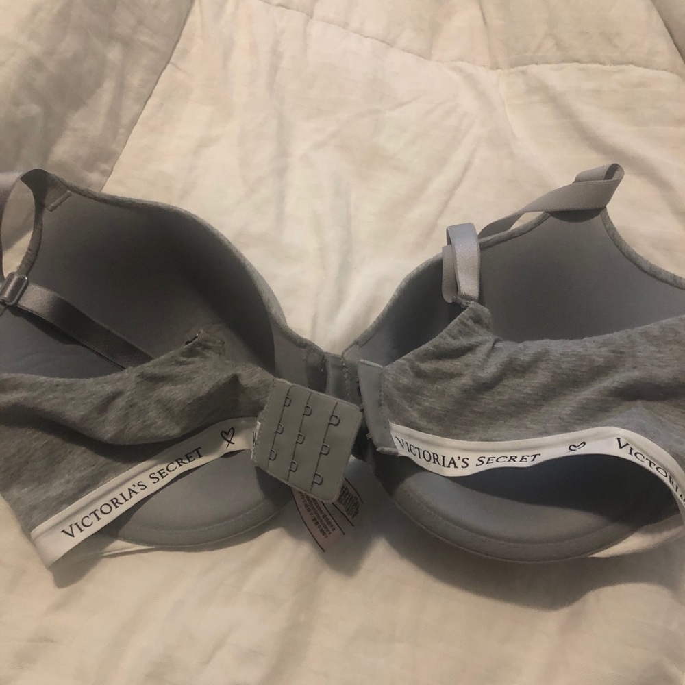 Victoria Secret underwire lightly padded bra